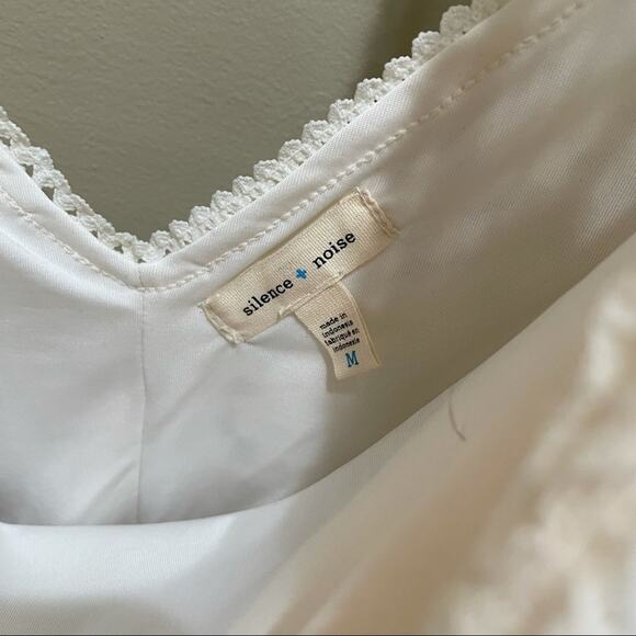 Silence + Noise Lace Mini Dress with Sheer Mesh Cap Sleeves Ivory Size Medium - Picture 7 of 9